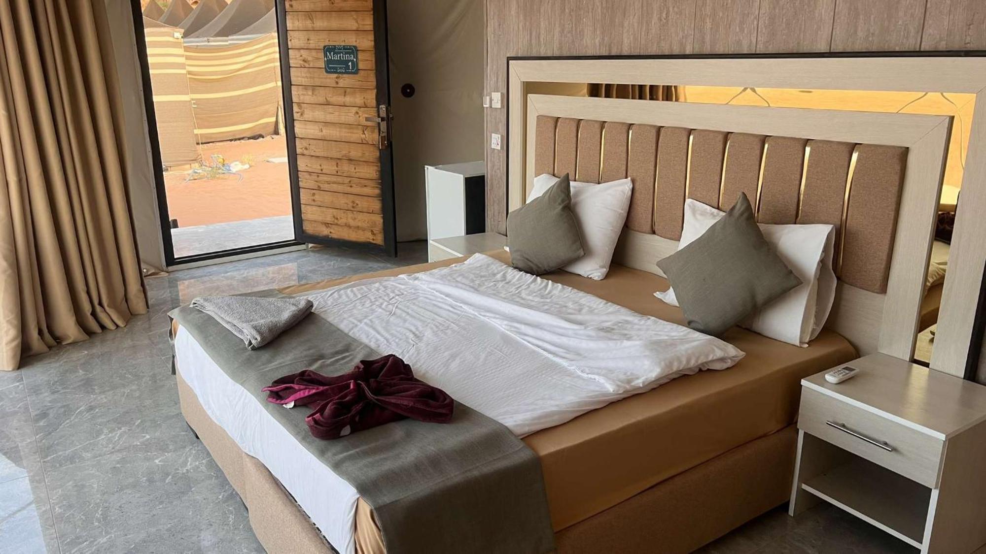 Rum Luxury Camp Wadi Rum Room photo